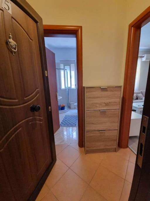 Liqeni Thate, Tirane Apartment ภายนอก รูปภาพ